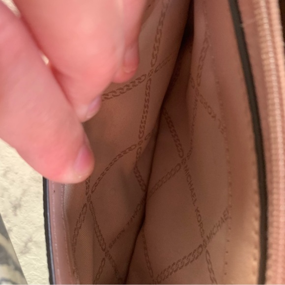 Jet Set Small Two-Tone Logo Smartphone Crossbody Bag - Picture 4 of 13